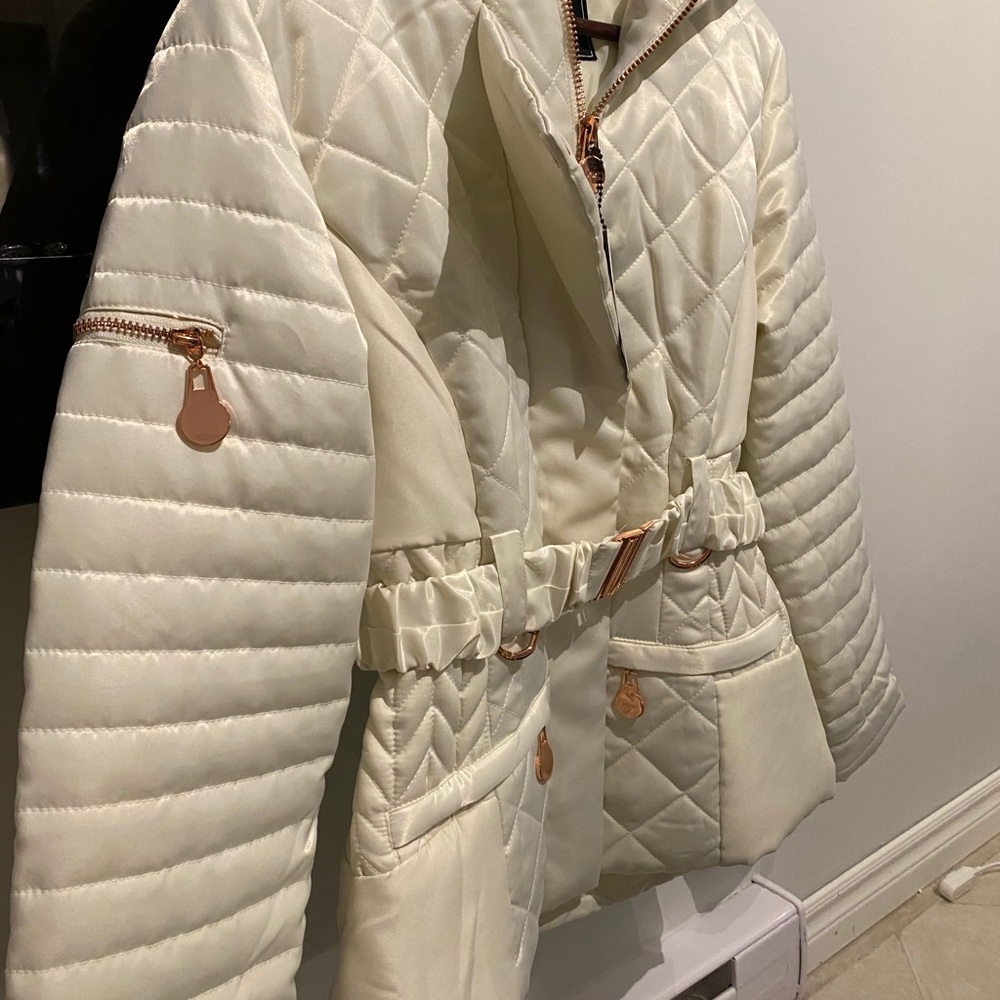 Beige Coat - Picture 2 of 4
